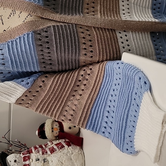 Color Block Cardigan - Picture 7 of 10